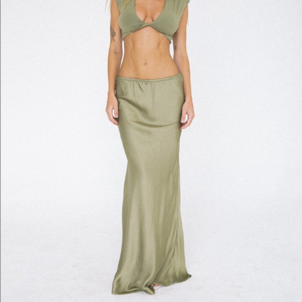 Indah Daphne Skirt